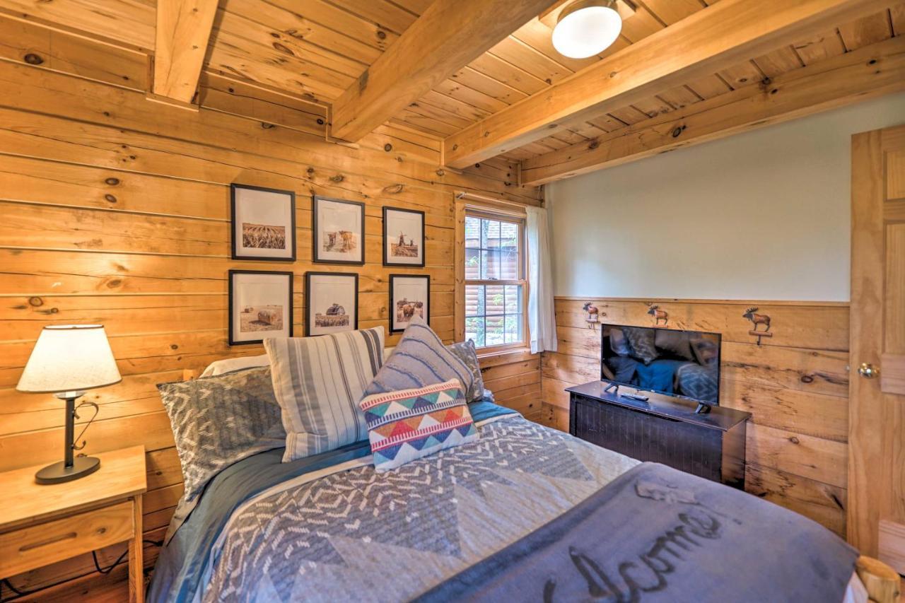 Cozy Retreat With Porch And Double Jj Resort Access! Rothbury エクステリア 写真