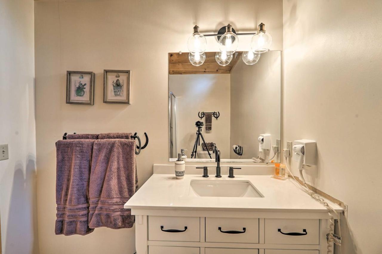 Cozy Retreat With Porch And Double Jj Resort Access! Rothbury エクステリア 写真