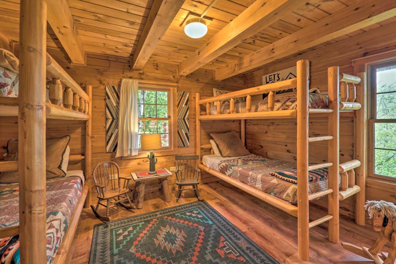 Cozy Retreat With Porch And Double Jj Resort Access! Rothbury エクステリア 写真