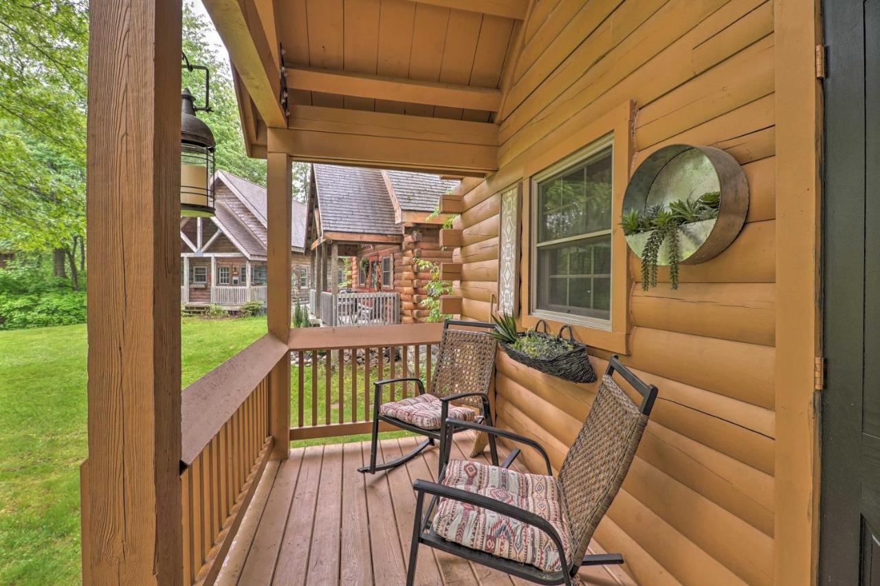 Cozy Retreat With Porch And Double Jj Resort Access! Rothbury エクステリア 写真